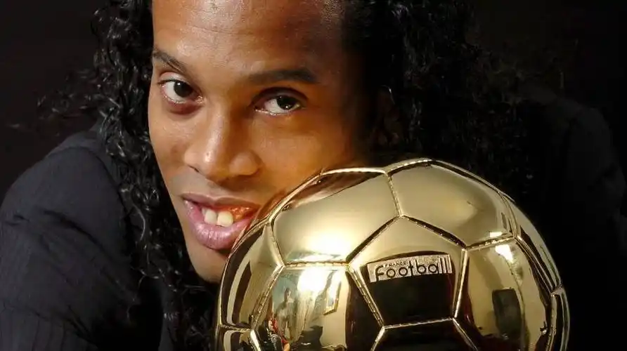 成为球场内 成为球场内